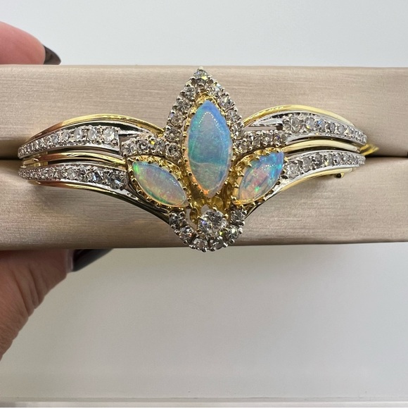 18k Yellow Gold Opal & Diamond Bangle Bracelet - Picture 6 of 8